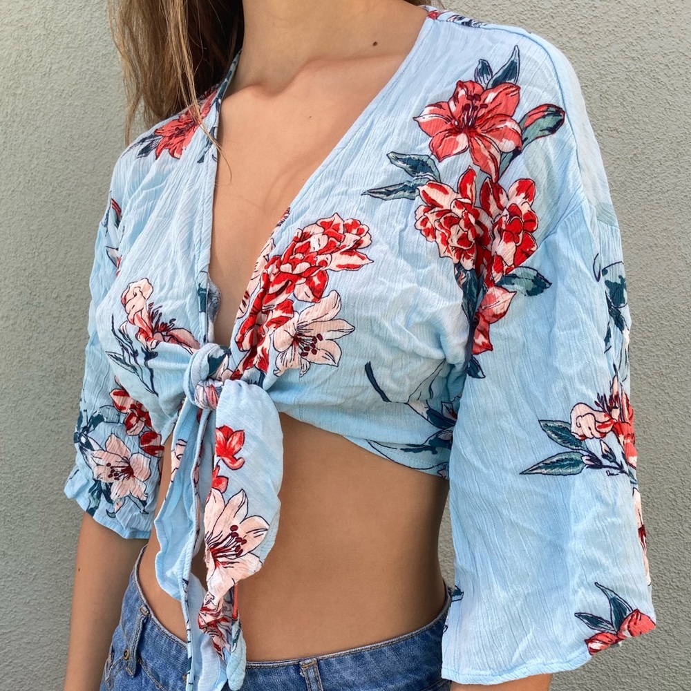 Floral Cross Body Crop Top!!!